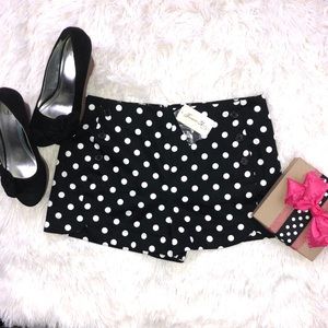 Forever 21 polkadot shorts black & white size LRG